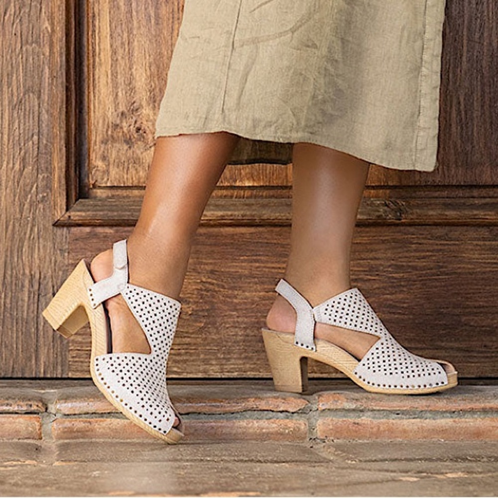 Dansko Women's Sandals in Cream